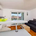 In 51198 Apartament *