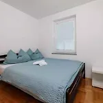 In 51198 Apartament *